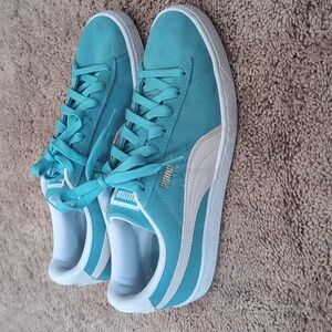 Limited Edition blue suede Puma unisex size 10 US
